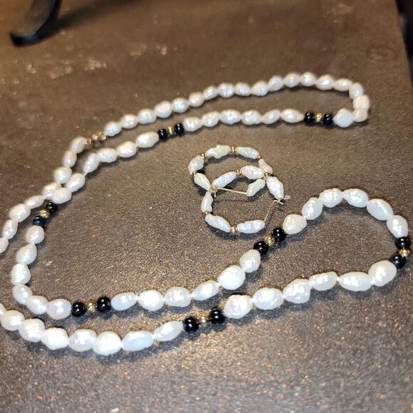 Fine Freshwater Baroque Pearl Necklace & Hoop Earrings w 14K Gold Onyx beads VTG - Picture 6 of 10